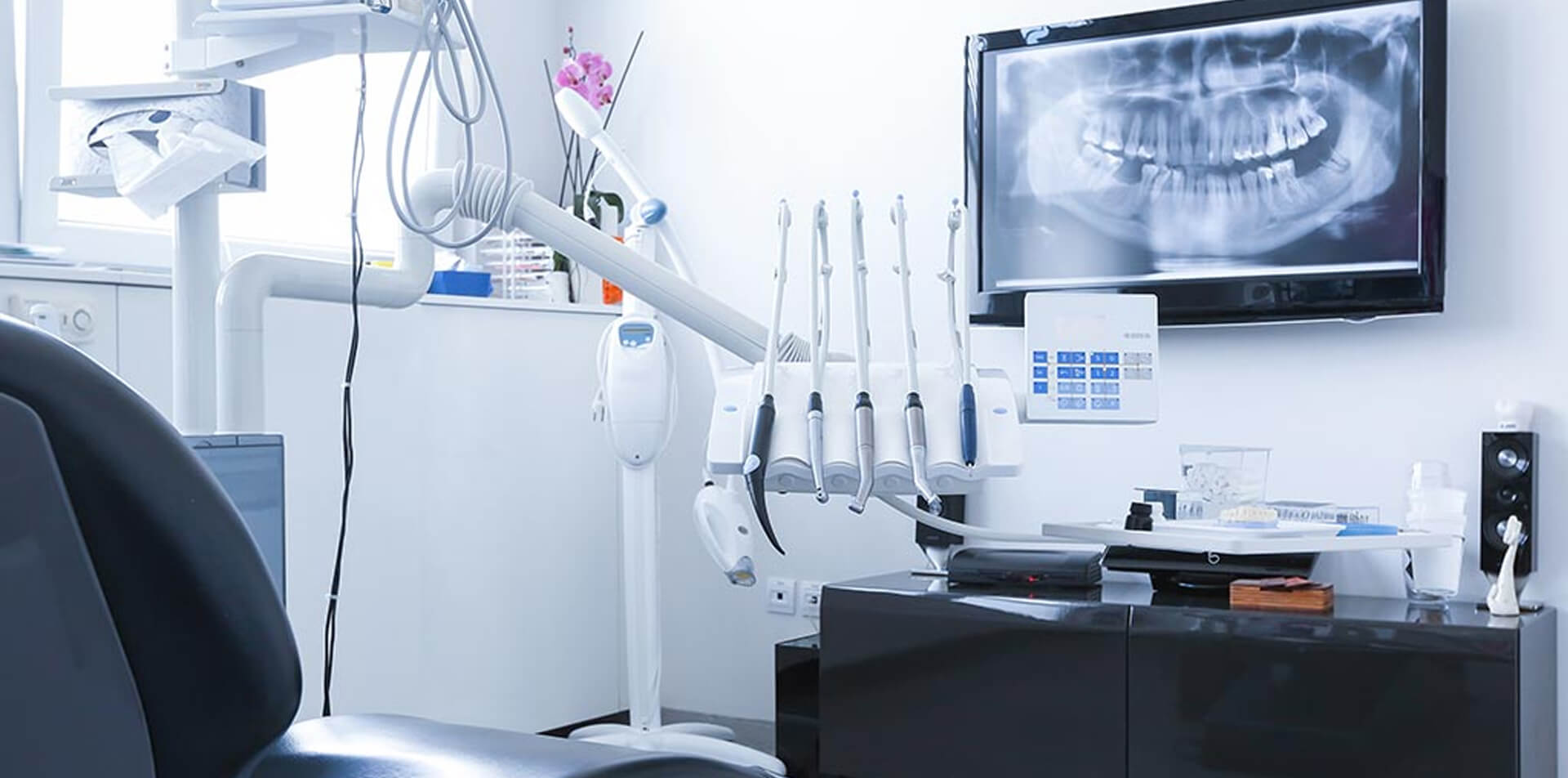 Dental operatory with digital x-ray display